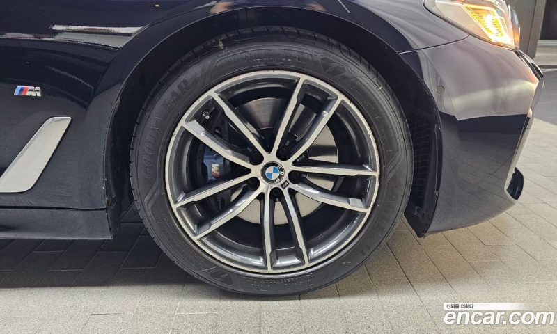 BMW 5-Series i520 M Sport