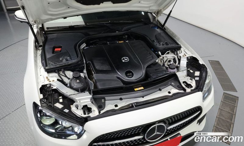 Mercedes Benz E-Class E450 4MATIC Coupe