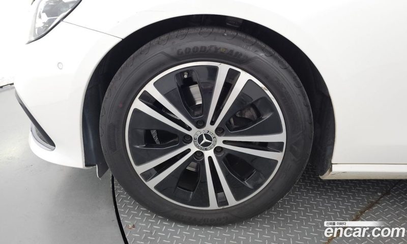 Mercedes Benz E-Class E250 Avantgarde