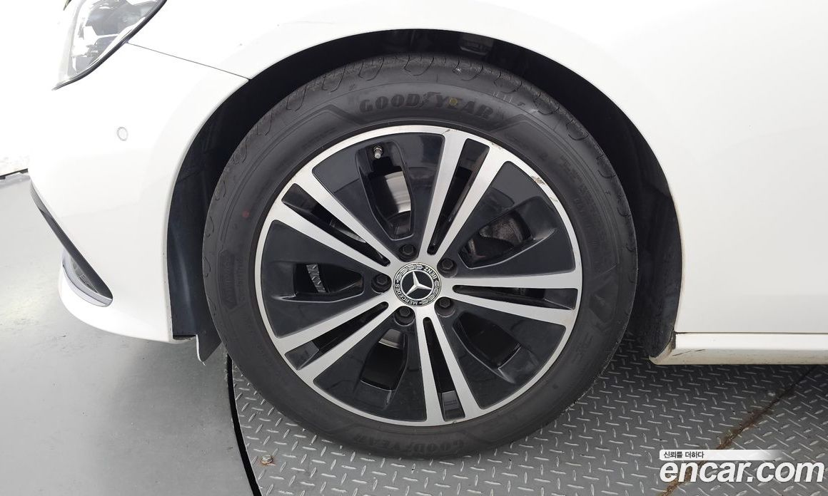 Mercedes Benz E-Class E250 Avantgarde