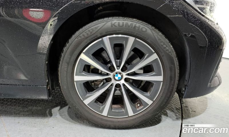 BMW 3-Series i320