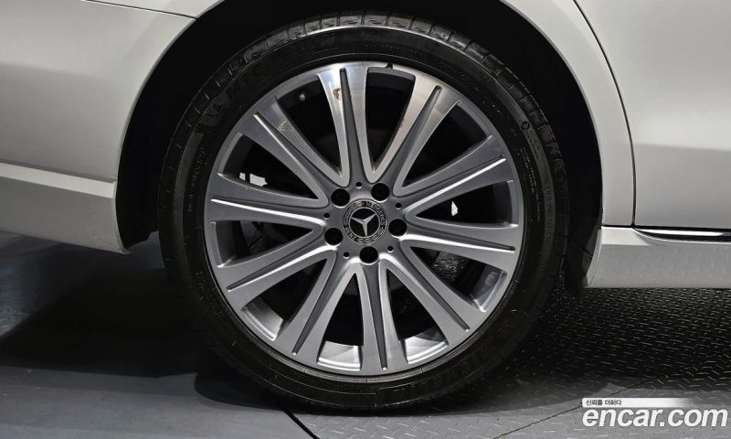 Mercedes Benz E-Class E250 Exclusive