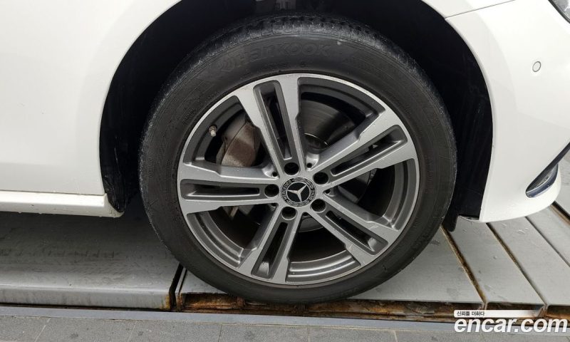 Mercedes Benz E-Class E350 4MATIC Avantgarde