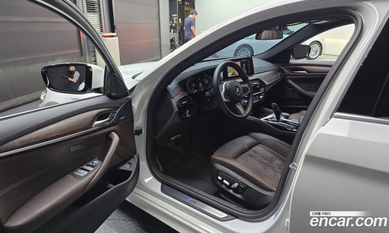 BMW 5-Series i530 M Sport Package