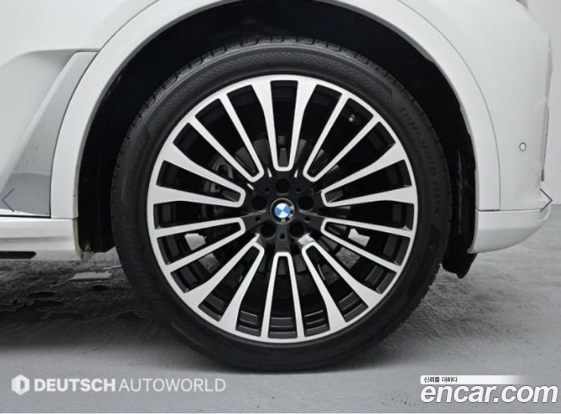 BMW X7 xDrive i40 Design Pure Excellence 6-Seater