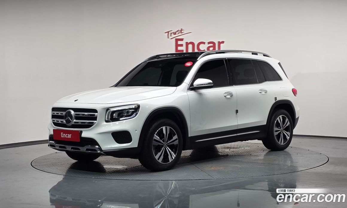 Mercedes Benz GLB-Class GLB220
