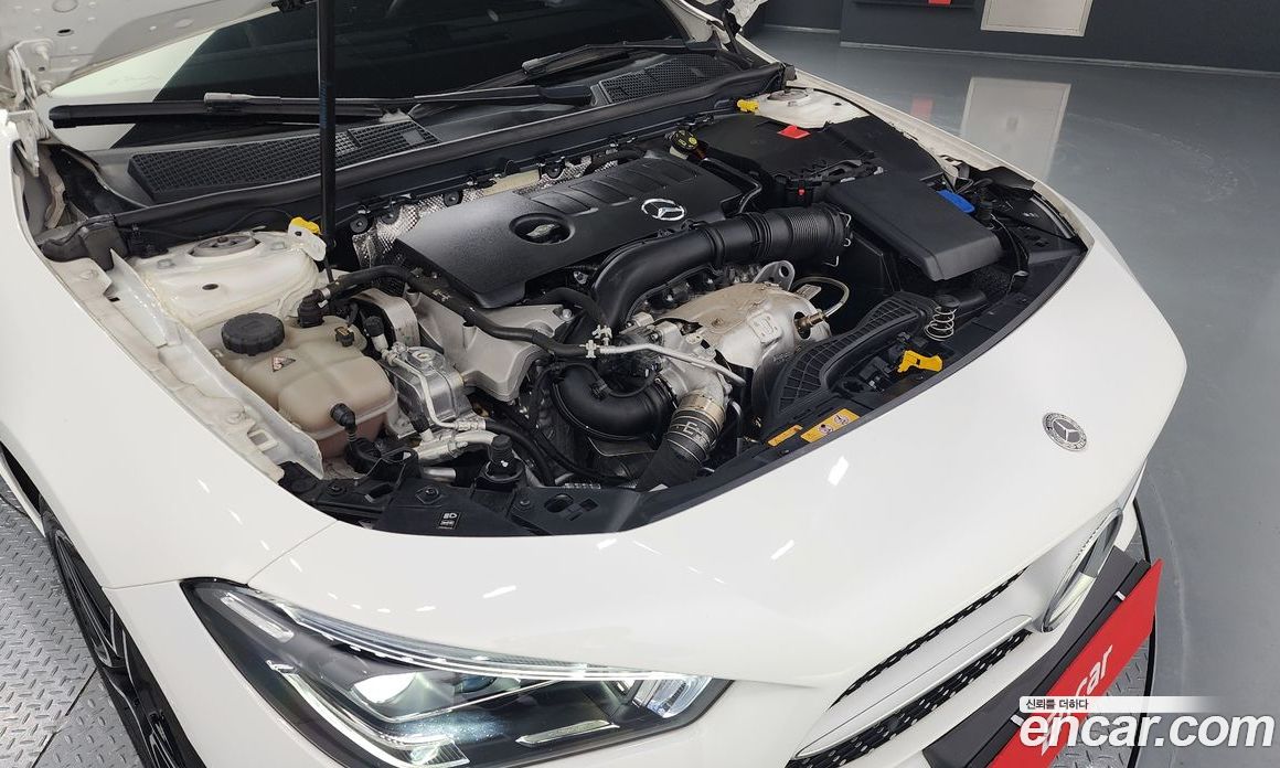 Mercedes Benz CLA-Class CLA250 4MATIC