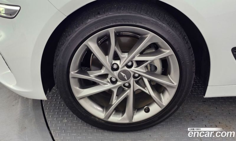Genesis G70 Gasoline 2.0T 4WD