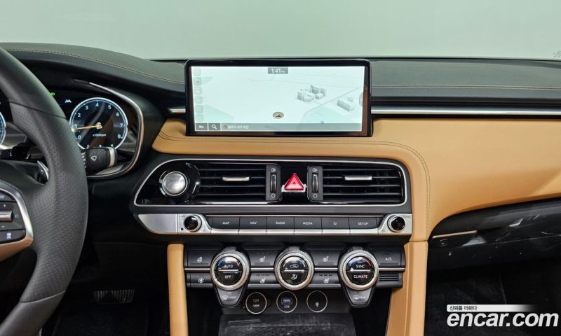 Genesis G70 Gasoline 2.0T 4WD