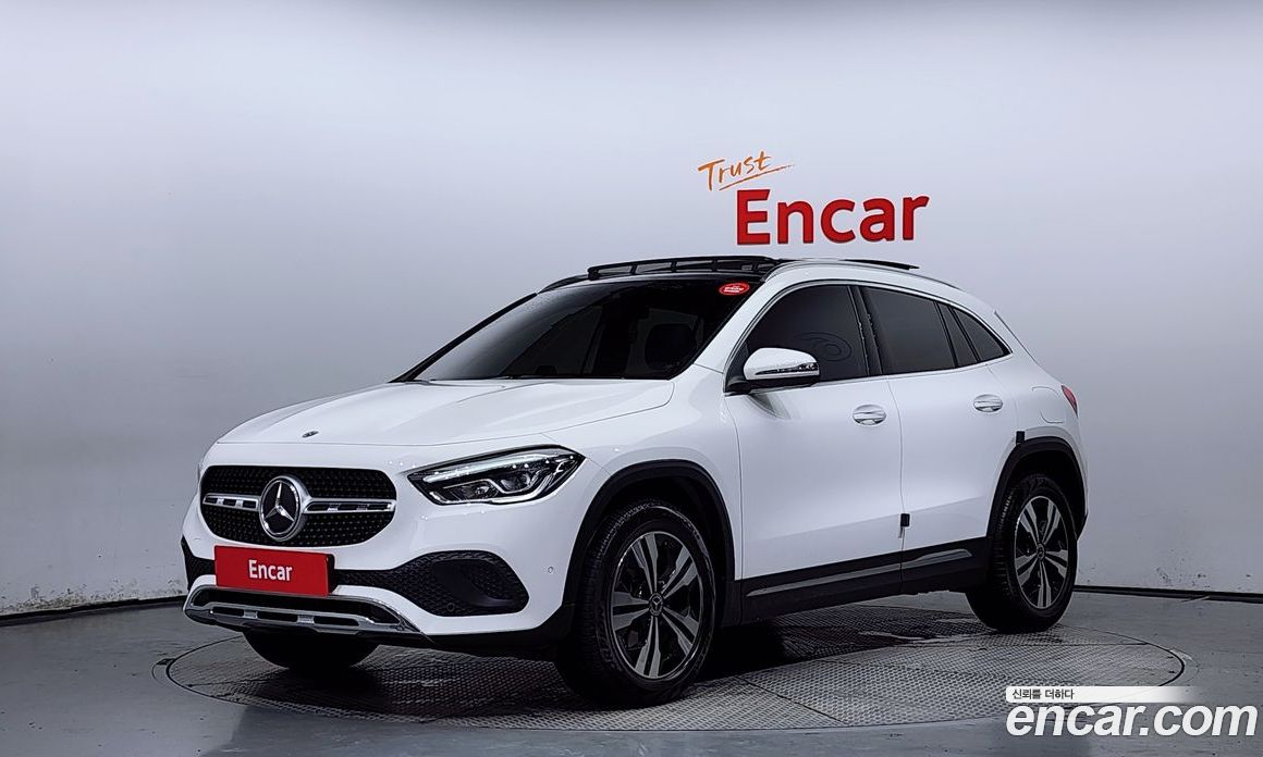Mercedes Benz GLA-Class GLA220