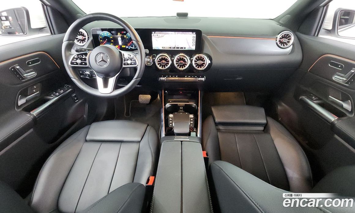 Mercedes Benz GLA-Class GLA220