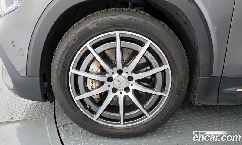 Mercedes Benz GLB-Class AMG GLB35 4MATIC