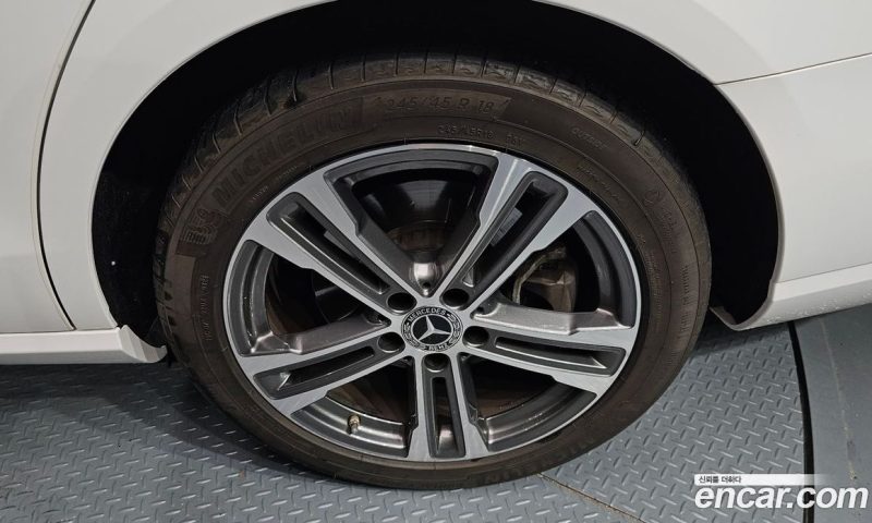 Mercedes Benz E-Class E350 4MATIC Avantgarde
