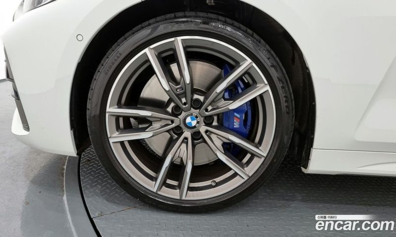 BMW 4-Series M440i xDrive Coupe