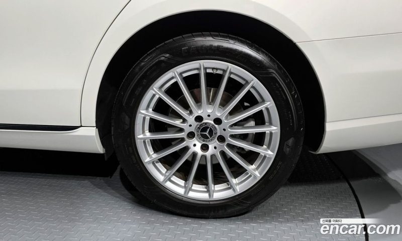 Mercedes Benz E-Class E250 Exclusive