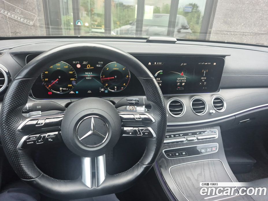 Mercedes Benz E-Class E220d 4MATIC AMG Line
