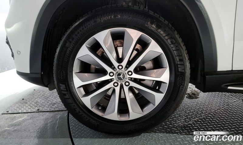 Mercedes Benz GLE-Class GLE300d 4MATIC