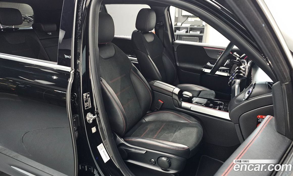 Mercedes Benz GLB-Class GLB250 4MATIC