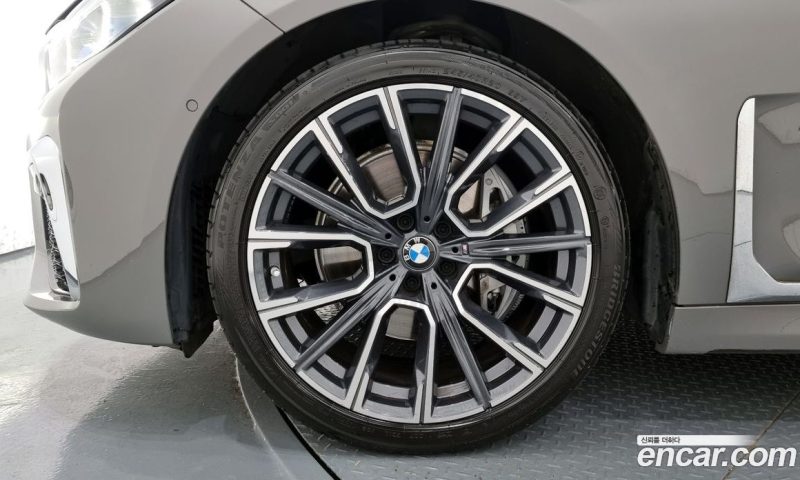 BMW 7-Series i740 M Sport
