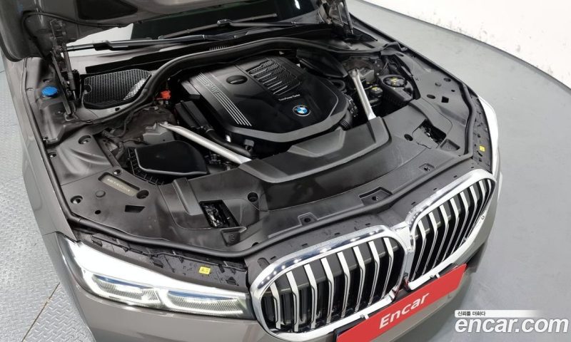 BMW 7-Series i740 M Sport