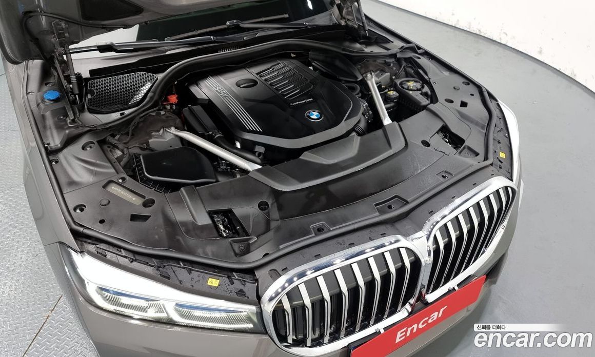 BMW 7-Series i740 M Sport