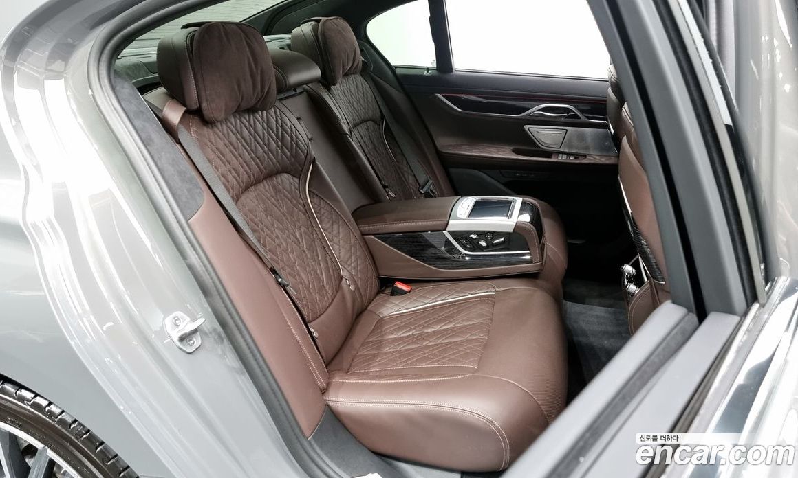 BMW 7-Series i740 M Sport