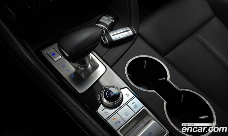 Genesis G70 Gasoline 2.0T 4WD