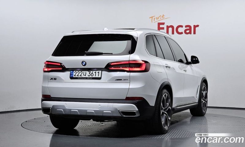 BMW X5 xDrive i40 xLine