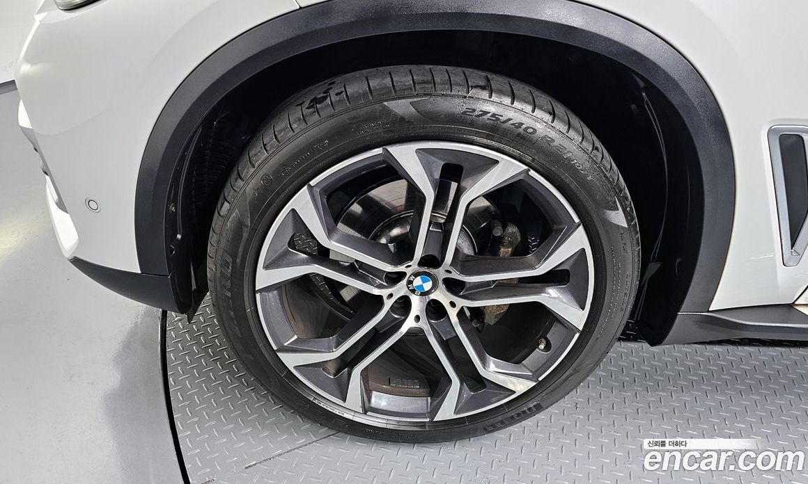 BMW X5 xDrive i40 xLine
