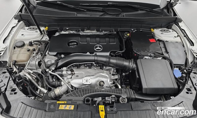 Mercedes Benz GLB-Class GLB250 4MATIC
