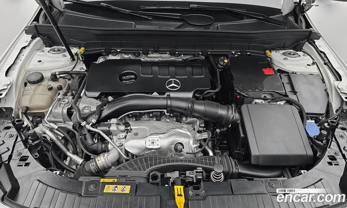 Mercedes Benz GLB-Class GLB250 4MATIC