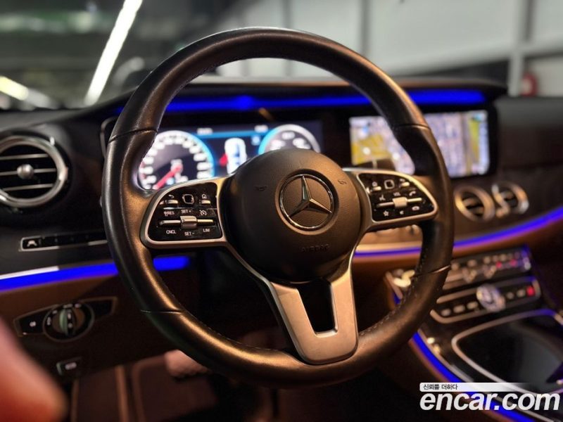 Mercedes Benz E-Class E220d Avantgarde