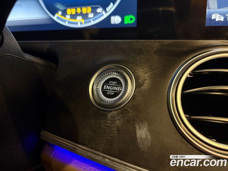 Mercedes Benz E-Class E220d Avantgarde