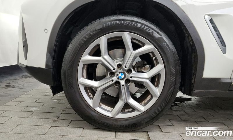 BMW X3 xDrive i20