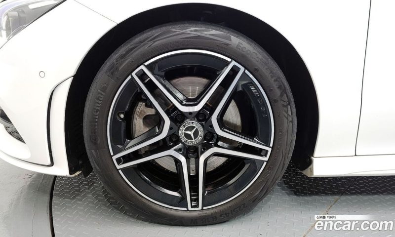 Mercedes Benz CLA-Class CLA250 4MATIC