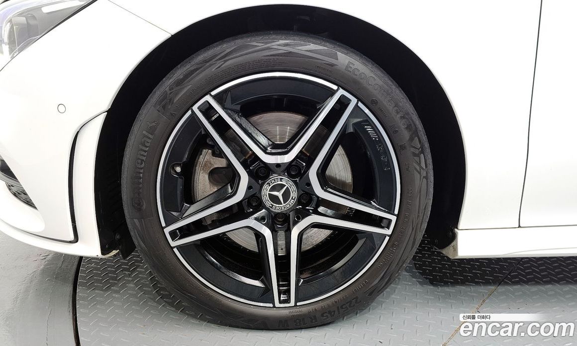 Mercedes Benz CLA-Class CLA250 4MATIC