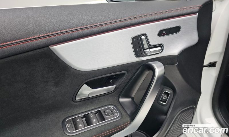 Mercedes Benz CLA-Class CLA250 4MATIC