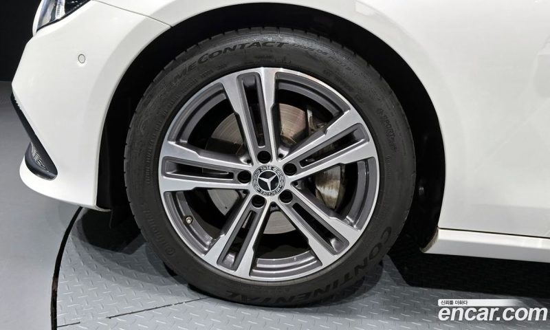 Mercedes Benz E-Class E350 4MATIC Avantgarde