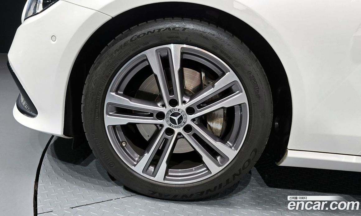 Mercedes Benz E-Class E350 4MATIC Avantgarde