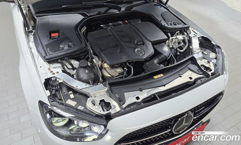 Mercedes Benz E-Class E220d 4MATIC AMG Line