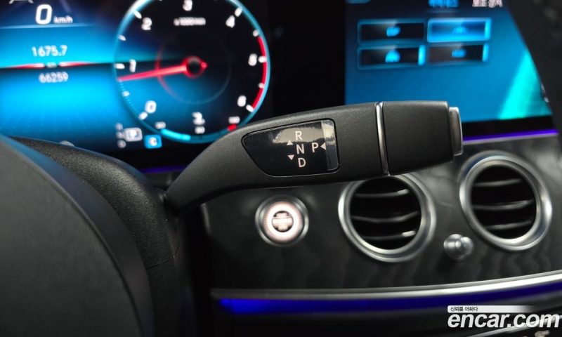 Mercedes Benz E-Class E220d 4MATIC AMG Line