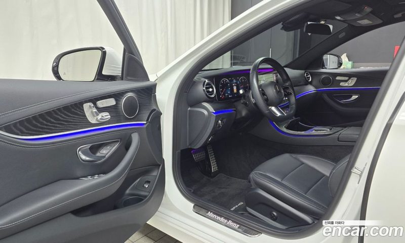 Mercedes Benz E-Class E220d 4MATIC AMG Line