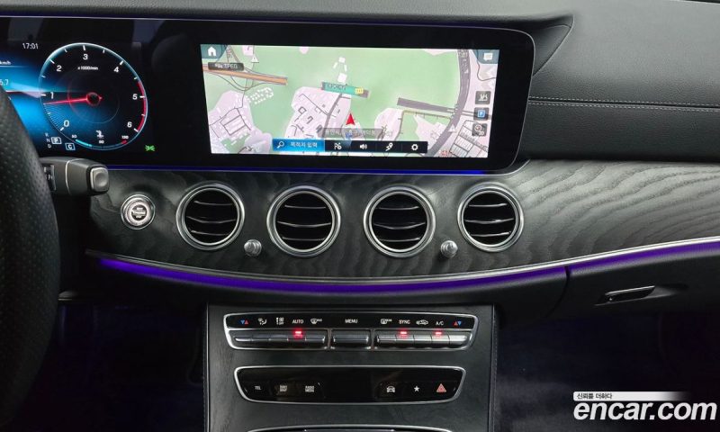 Mercedes Benz E-Class E220d 4MATIC AMG Line