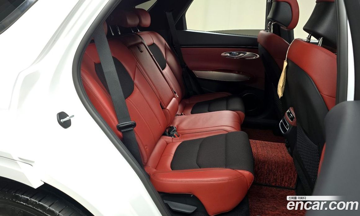 Genesis GV70 2.5T Gasoline 2WD