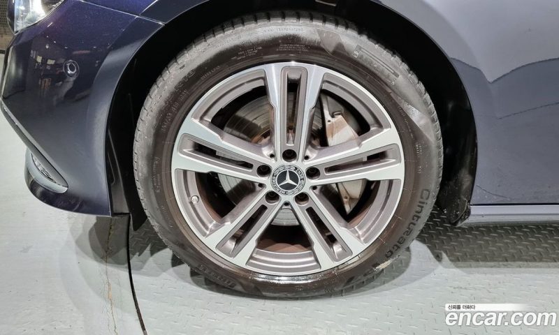 Mercedes Benz E-Class E350 4MATIC Avantgarde