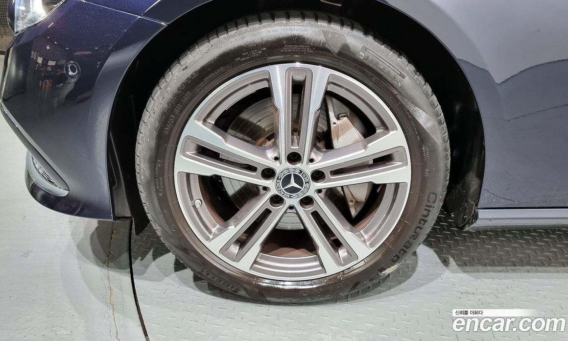 Mercedes Benz E-Class E350 4MATIC Avantgarde