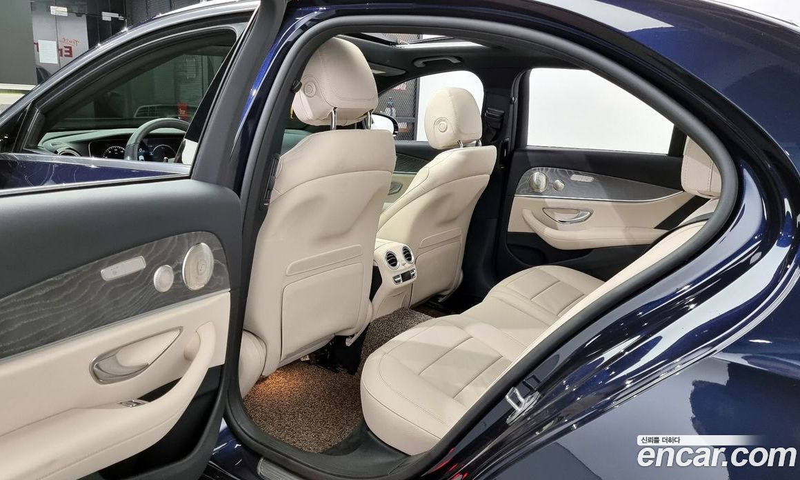 Mercedes Benz E-Class E350 4MATIC Avantgarde