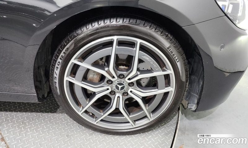 Mercedes Benz E-Class E220d 4MATIC AMG Line