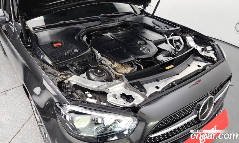 Mercedes Benz E-Class E220d 4MATIC AMG Line