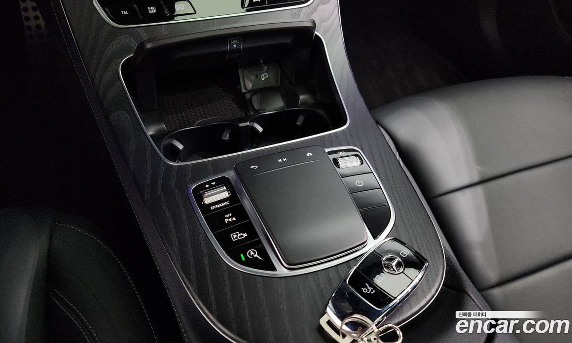 Mercedes Benz E-Class E220d 4MATIC AMG Line